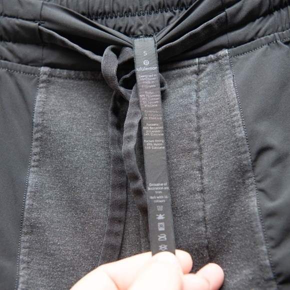 Lululemon Mens Sz S Black Grey Athletic Jogger Shorts Athleisure Gym Performance - Picture 5 of 6